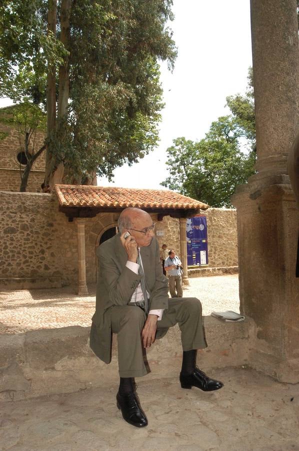 Año 2006, en el Monasterio de Yuste donde asistió a la entrega del Premio Europeo Carlos V.