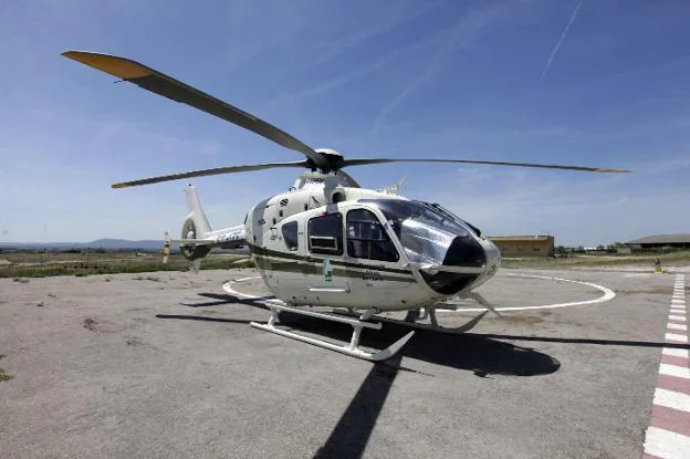 Helicóptero del 112 de la base de Malpartida de Cáceres. :: hoy