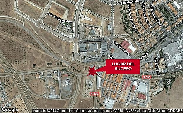 Una mujer de 61 años, herida como consecuencia de una colisión entre dos turismos en Mérida