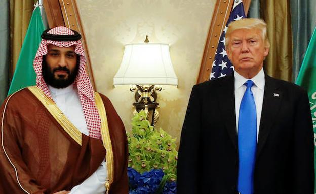Mohamed Bin Salmán y Donald Trump, durante la vista del presidente de EE UU a Riad en mayo de 2017