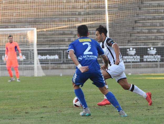 Damián Petcoff es la única baja del Badajoz para recibir al Linense. :: CASIMIRO MORENO