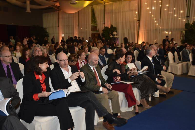 El Palacio de Cristal del Hotel Río acogió la entrega de unos galardones que ya reconocen a seis disciplinas: poesía, novela, periodismo, escultura, pintura y fotografía