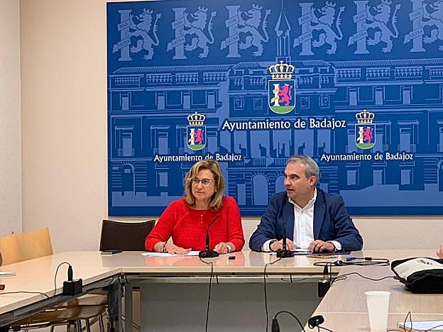 Julia Timón y Francisco Fragoso, ayer. :: hoy