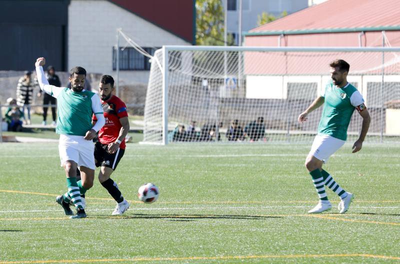Los tantos de Eloy Jiménez y Alberto Delgado dieron la vuelta a un golazo desde medio campo de Monroy para un digno Montijo