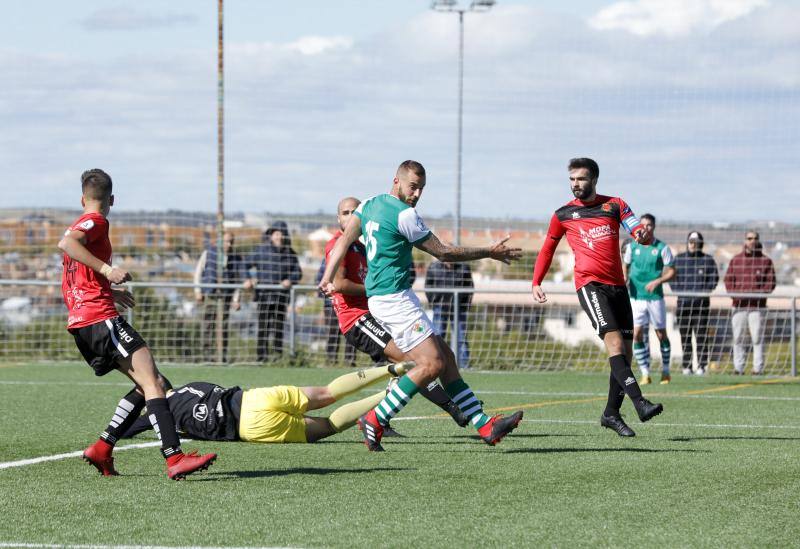 Los tantos de Eloy Jiménez y Alberto Delgado dieron la vuelta a un golazo desde medio campo de Monroy para un digno Montijo