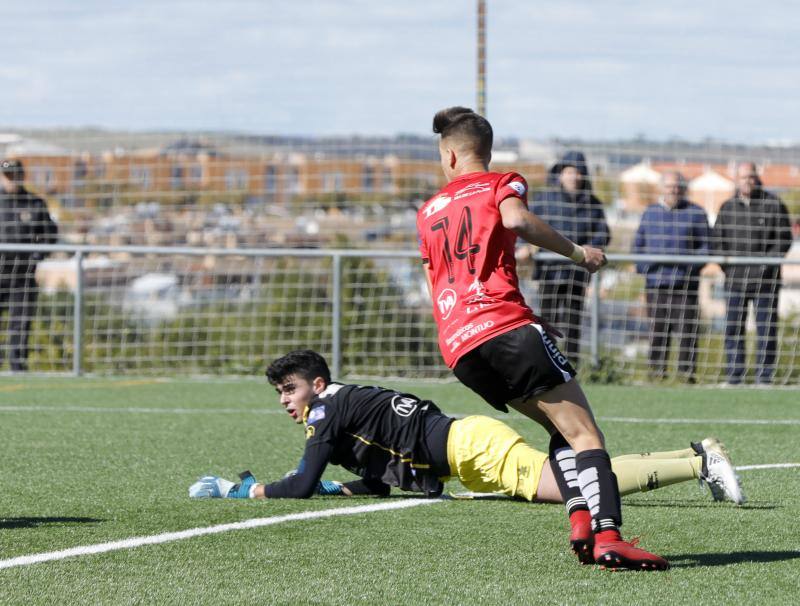 Los tantos de Eloy Jiménez y Alberto Delgado dieron la vuelta a un golazo desde medio campo de Monroy para un digno Montijo