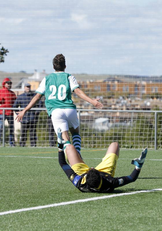 Los tantos de Eloy Jiménez y Alberto Delgado dieron la vuelta a un golazo desde medio campo de Monroy para un digno Montijo