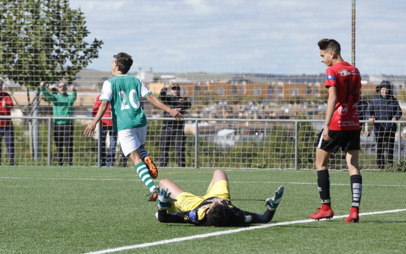 Los tantos de Eloy Jiménez y Alberto Delgado dieron la vuelta a un golazo desde medio campo de Monroy para un digno Montijo
