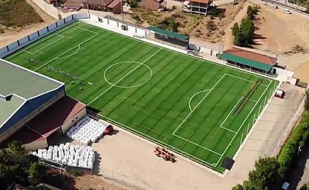 La Diputación invierte 340.000 euros en un campo de fútbol de Pinofranqueado
