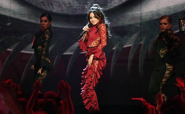 La cantante Camila Cabello durante los EMAs MTV de 2017 en Londres.