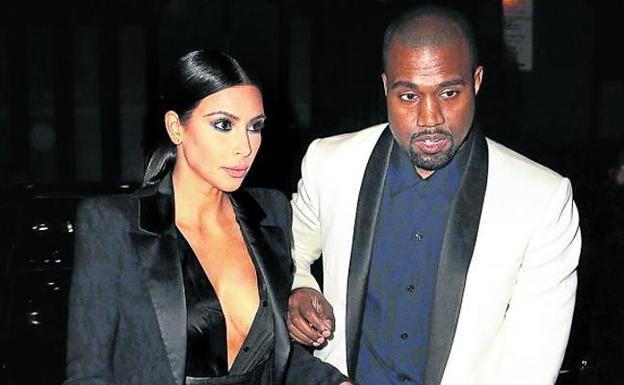 Kanye West huele a «dinero»