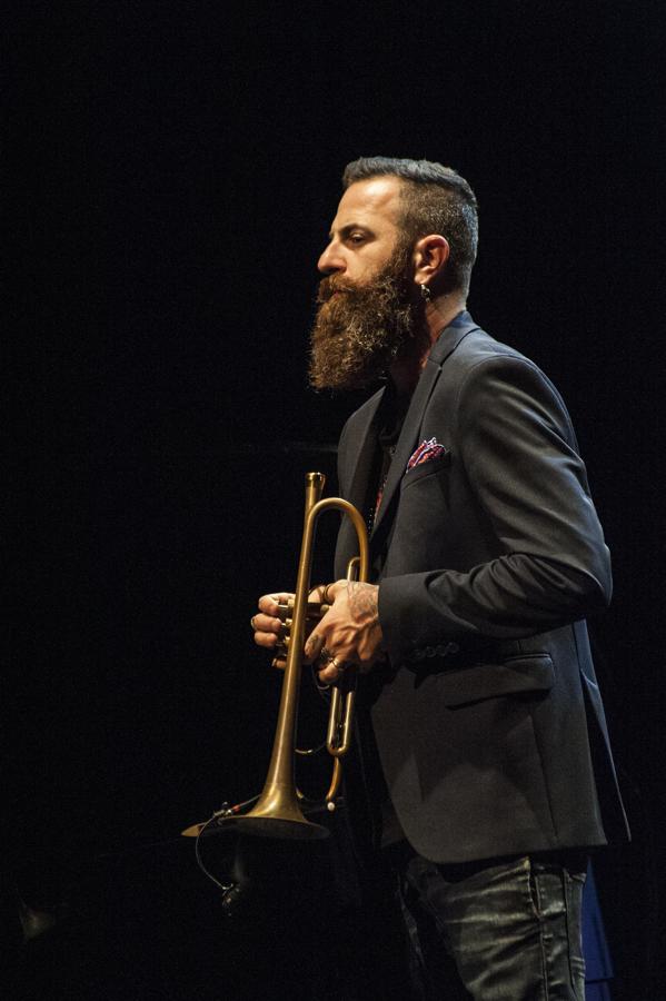 La trompeta de Cohen abrió el ciclo