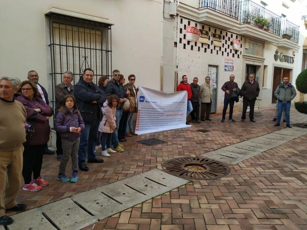 Protesta ciudadana contra la obra del mercado de abastos de Almendralejo