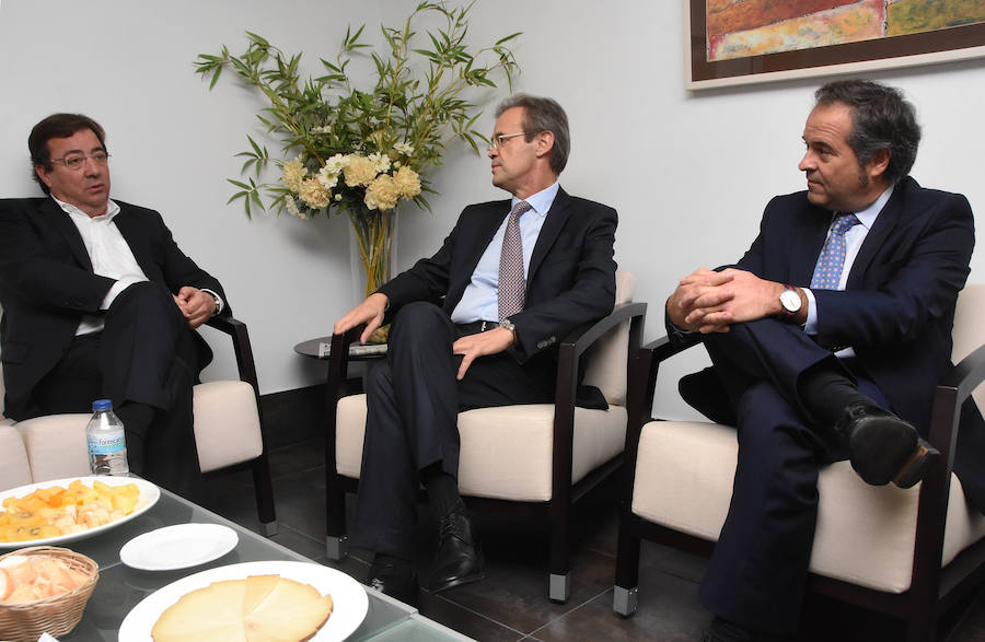 Fotos: I Jornada de Educación financiera de Caixabanc y HOY