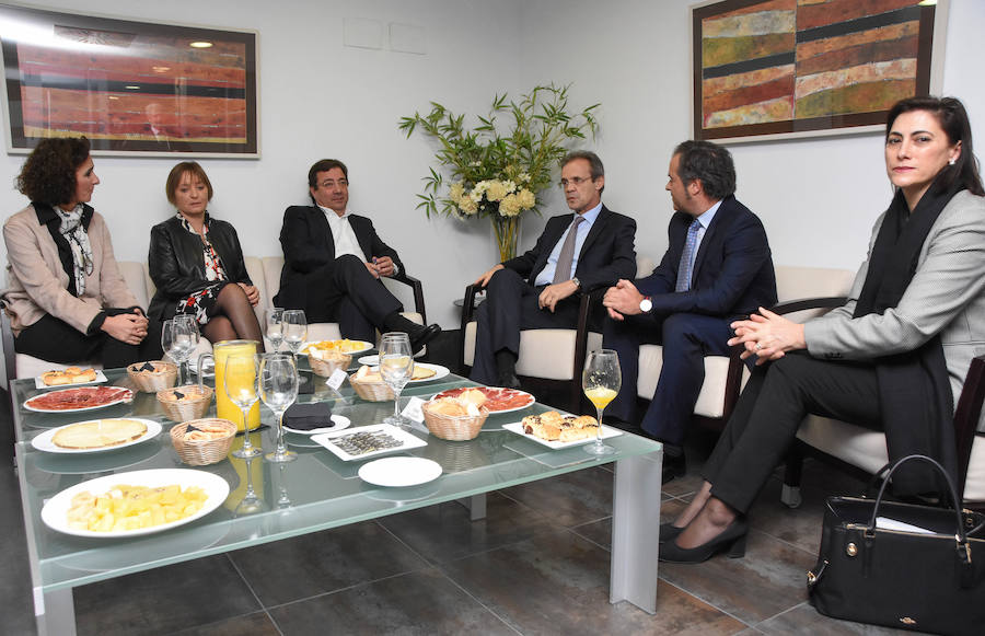 Fotos: I Jornada de Educación financiera de Caixabanc y HOY