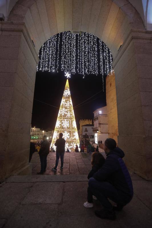 El centro de la ciudad se ilumina con un millón de puntos de luz