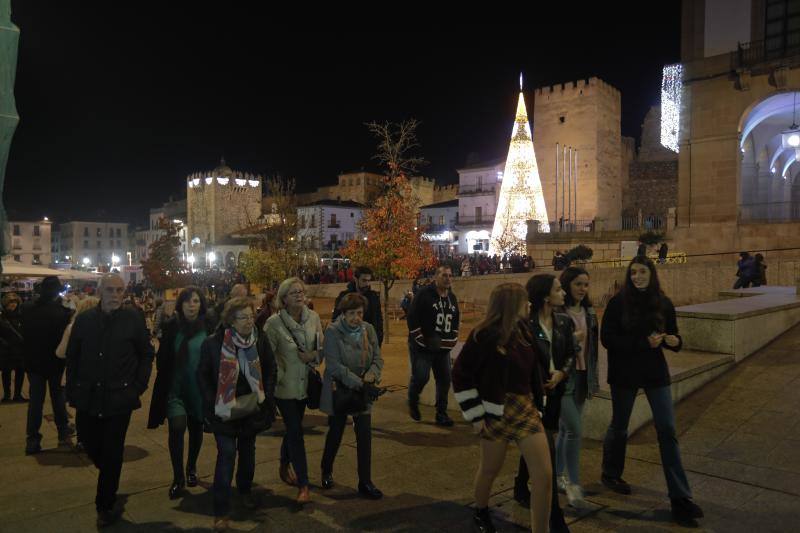 El centro de la ciudad se ilumina con un millón de puntos de luz