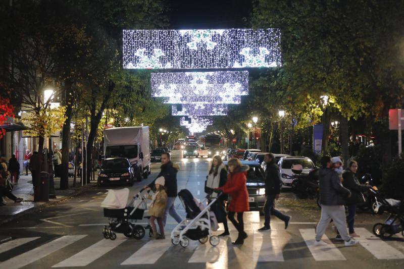 El centro de la ciudad se ilumina con un millón de puntos de luz