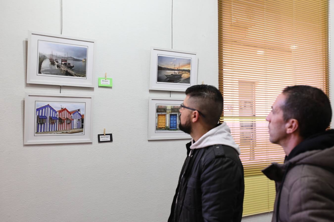 El Centro Cultural 'Santo Domingo' de la Fundación CB en Mérida alberga desde el lunes, 3 de diciembre, la exposición 'La sonrisa de los colores', de Javier Rodríguez Rubio. La muestra, que se puede visitar hasta el próximo día 30, se desarrolla a favor de la Asociación Española Contra el Cáncer (AECC). El horario de la exposición es de lunes a sábado, en horario de 10:00 a 13:30 horas y de 18:00 a 21:00 horas. Mientras, los domingos permanecerá abierta de 10:00 a 13:30 horas.