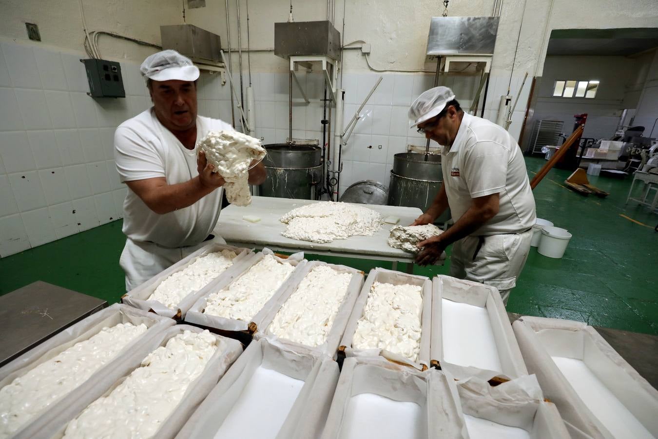 El cultivo de la almendra no alcanza su techo. La rentabilidad sigue siendo muy elevada debido a la alta demanda de un mercado que, además, aprecia singularmente la calidad de las variedades que se desarrollan en Extremadura.