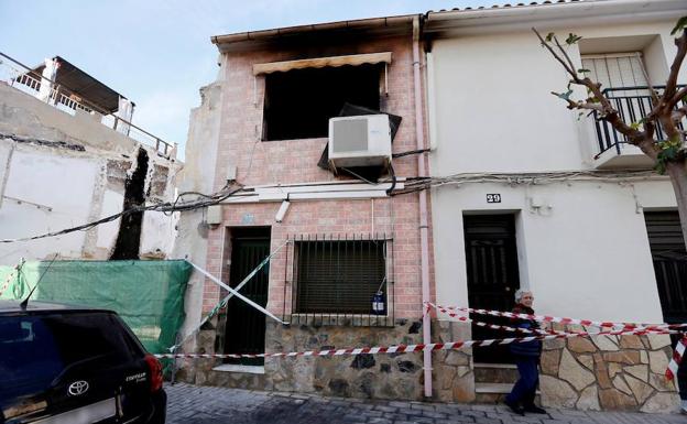 Vivienda de la calle de La Mar Sant Joan d'Alacant en la que se ha declarado un incendio esta madrugada.