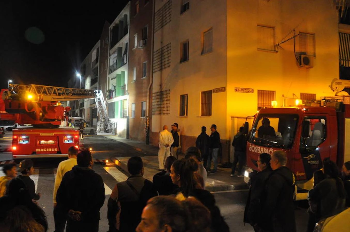 Siete personas han resultado heridas por una intoxicación de monóxido de carbono a consecuencia de un incendio ocurrido en una vivienda en la calle Matachel de Don Benito