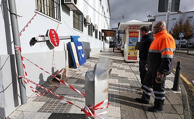 Señal derribada por el viento en Mérida.: 
