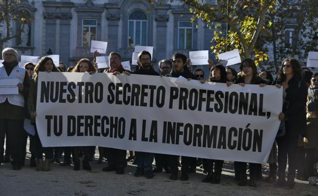 Concentración de periodistas ante el Tribunal Supremo. 