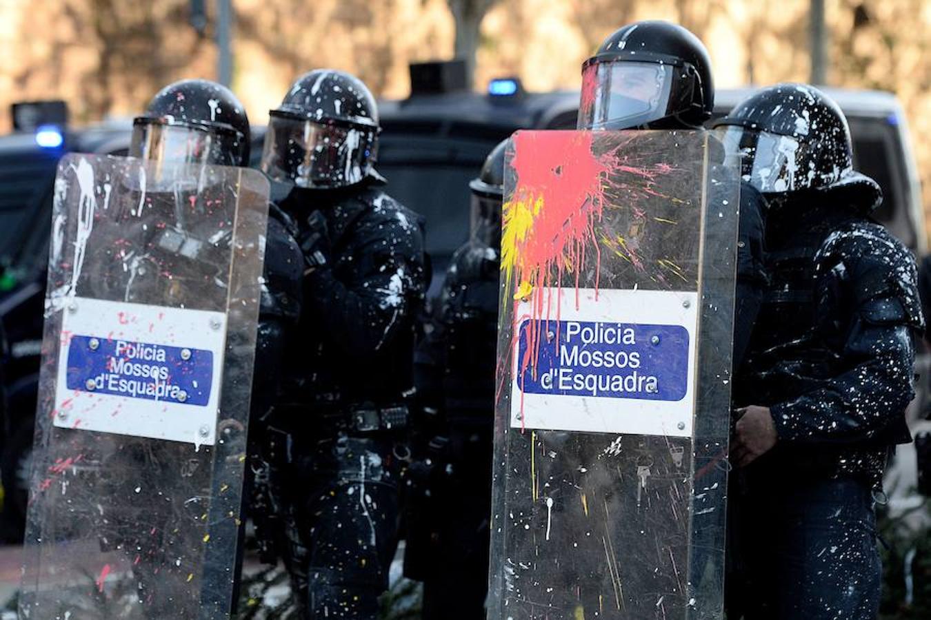 El presidente del Gobierno, Pedro Sánchez, preside este viernes el Consejo de Ministros en la Llotja de Mar de Barcelona. La ciudad condal vive una jornada de concentraciones y protestas de la mano de los CDR.