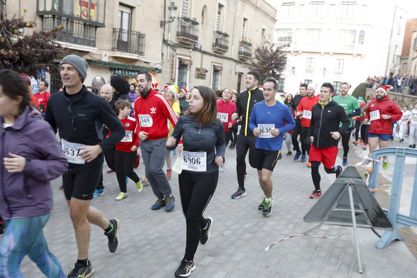 Fotos: Las mejores imágenes de la San Silvestre de Cáceres 2018