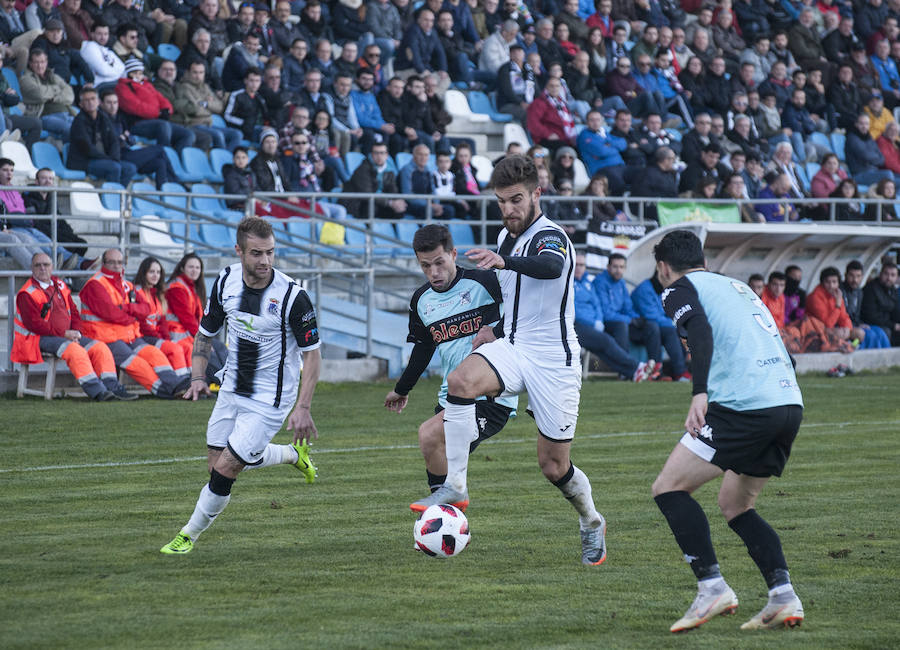 Los blanquinegros regalan a su afición una goleada a la que Éder Díaz, con un tanto de tacón, y José Ángel, con otro de chilena, pusieron broche de oro