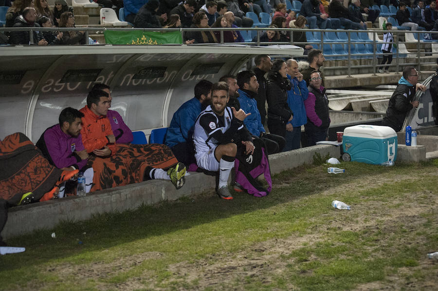 Los blanquinegros regalan a su afición una goleada a la que Éder Díaz, con un tanto de tacón, y José Ángel, con otro de chilena, pusieron broche de oro