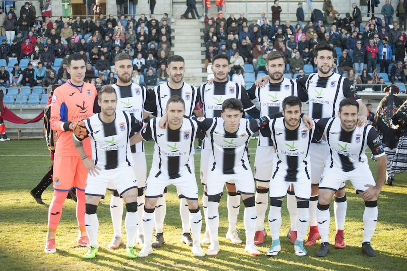 Petcoff dinamita el derbi para el Badajoz que pese a tener el control, acaba sufriendo y pidiendo la hora ante un Villanovense que nunca tiró la toalla