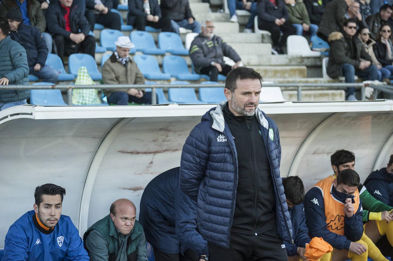 Petcoff dinamita el derbi para el Badajoz que pese a tener el control, acaba sufriendo y pidiendo la hora ante un Villanovense que nunca tiró la toalla