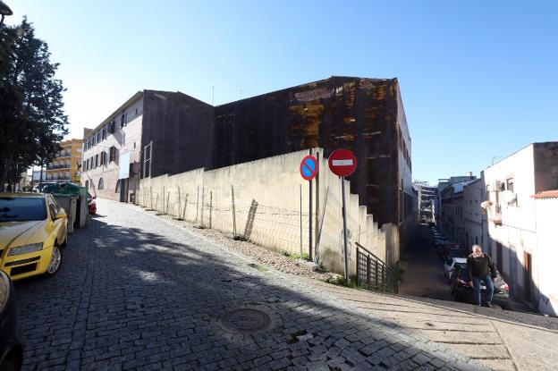 Solar en el que se prevé la ampliación del Museo Nacional de Arte Romano de Mérida. :: BRÍGIDO