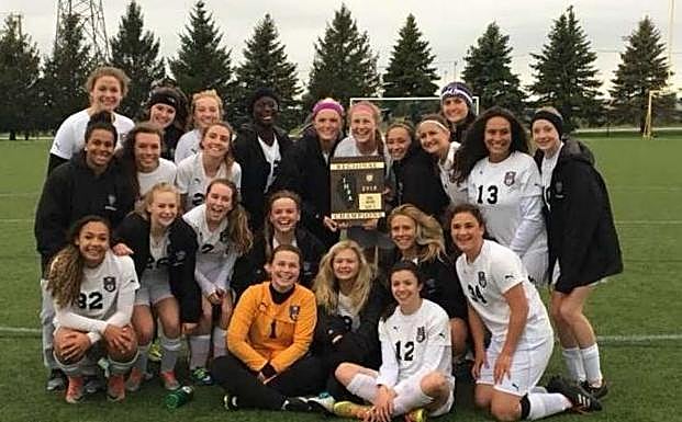 La extremeña Ana Ruiz, con el número 12, estuvo becada el año pasado por la Fundación Amancio Ortega. :: HOY 