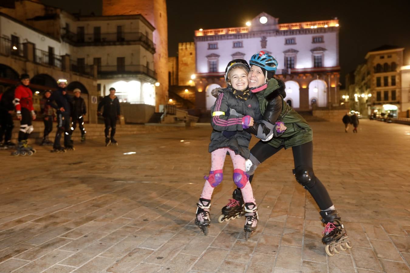 Un club deportivo cacereño fomenta la práctica del patinaje a todas las edades