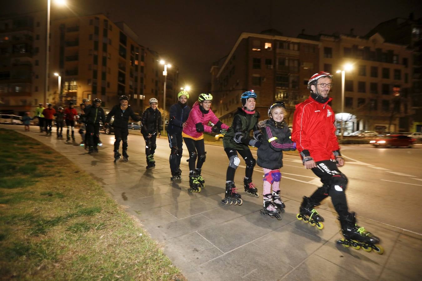 Un club deportivo cacereño fomenta la práctica del patinaje a todas las edades