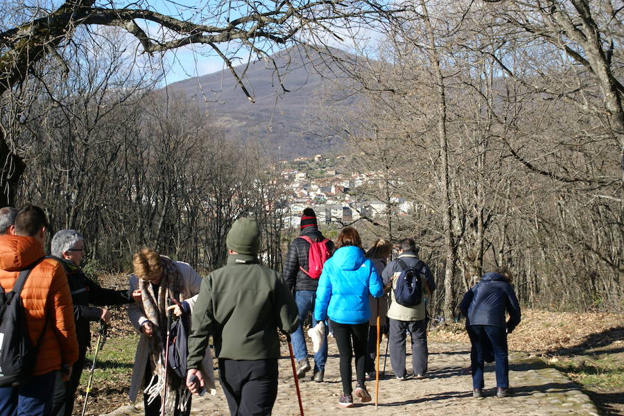 Este sábado se ha celebrado la marcha senderista y la ambientación teatral que forman parte del programa de una fiesta declarada de interés regional 