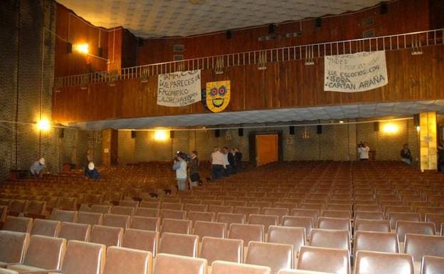 El gobierno local dice que está autorizada una demolición parcial del teatro María Luisa de Mérida