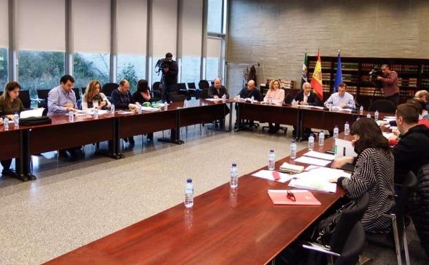 Mesa Sectorial de Educación celebrada este martes en Mérida:: HOY