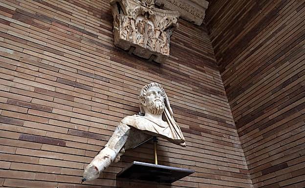 Pieza del Museo Romano de Mérida:: HOY