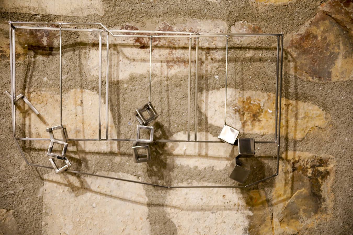 El Colegio Oficial de Arquitectos de Extremadura y el Ateneo de Cáceres ofrecen la exposición de esculturas no_maps / sin planes, del artista plástico Alfonso Doncel. Se puede visitar en el Colegio Oficial de Arquitectos de Extremadura (Cáceres) hasta el 18 de febrero de 2019