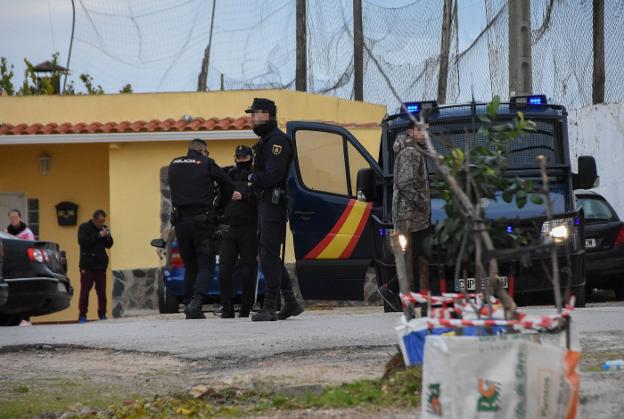 Una redada en el Cerro de Reyes de Badajoz que acabó con 23 personas detenidas el 14 de diciembre. 