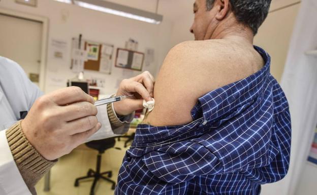 La gripe alcanza el pico epidémico y suma nueve fallecidos en Extremadura 