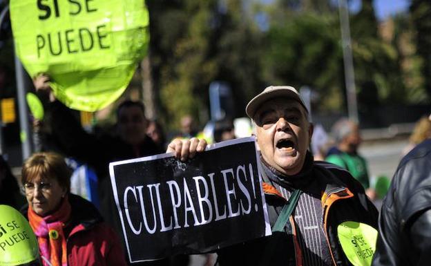 Manifestación convocada por la Plataforma de Afectados por las Hipotecas en Barcelona. 