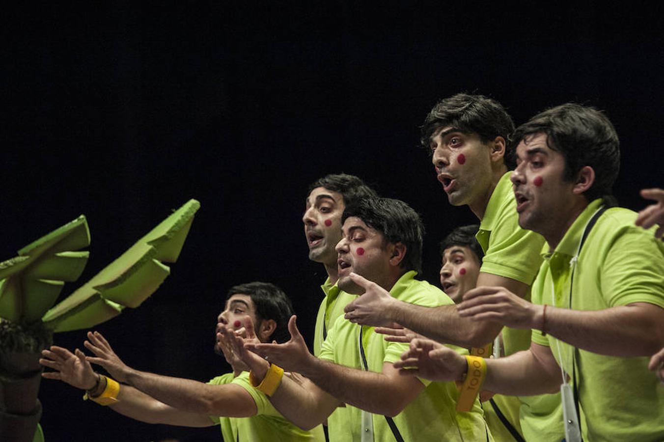 Los Camballotas levantaron al patio de butacas y se echa de menos un grupo con esa energía en la final