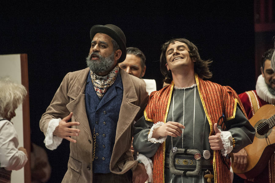 Los Water Closet abrieron la segunda semifinal y pusieron al teatro en pie