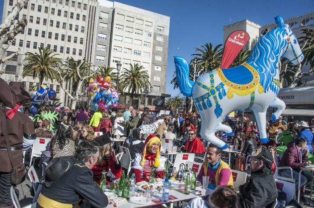 Imagen del ambiente de Carnaval de día el año pasado. :: hoy