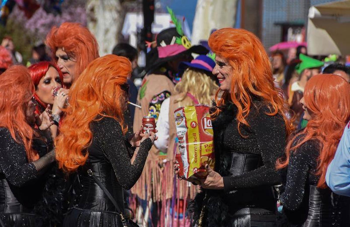 Con un día con mucho calor, la primera edición del sambódromo fue un éxito, San Francisco se llenó de nuevo de disfraces populares, hubo desfile de artefactos y murgas callejeras